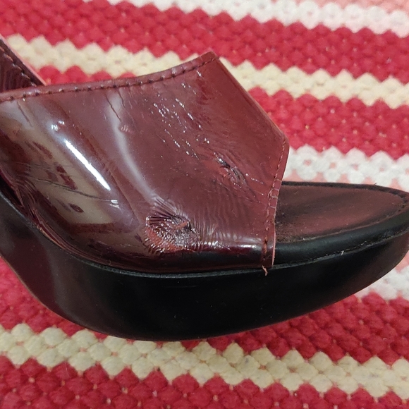 Shiny red platform heels size 6 - Picture 9 of 10